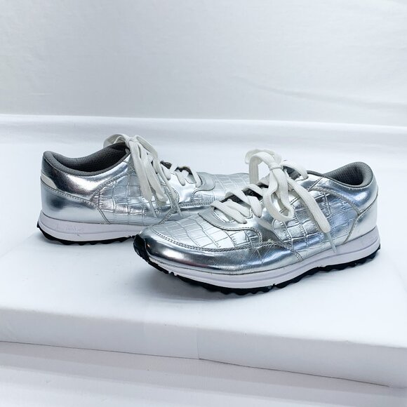 Sam Edelman Soft Silver Metallic Leather Lace-Up Sneakers, Size 7.5 New - Picture 1 of 7